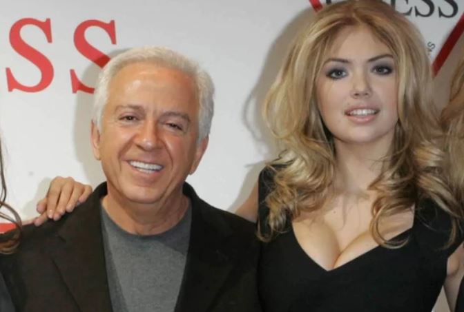 Paul Marciano y Kate Upton
