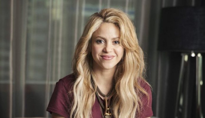 Shakira consuela a su esposo Piqué