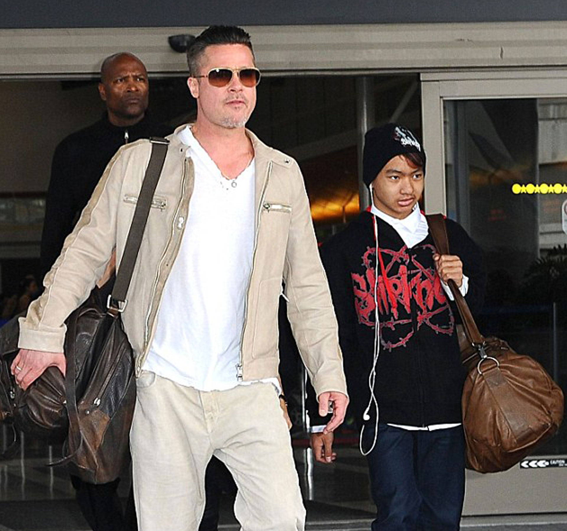 Brad Pitt y su hijo Maddox