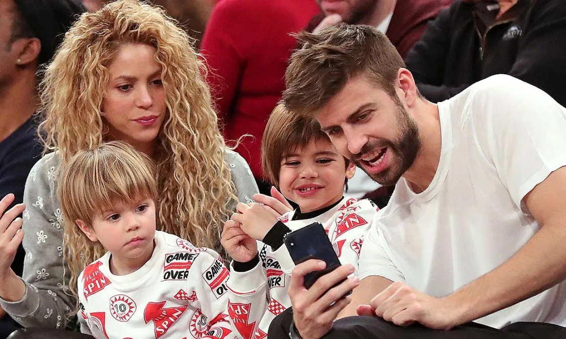 Shakira, Gerard Piqué y sus hijos - cortesía