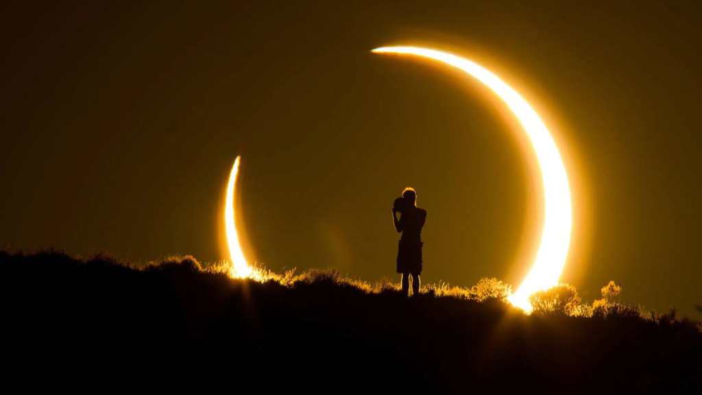 Eclipse solar parcial - Cortesía