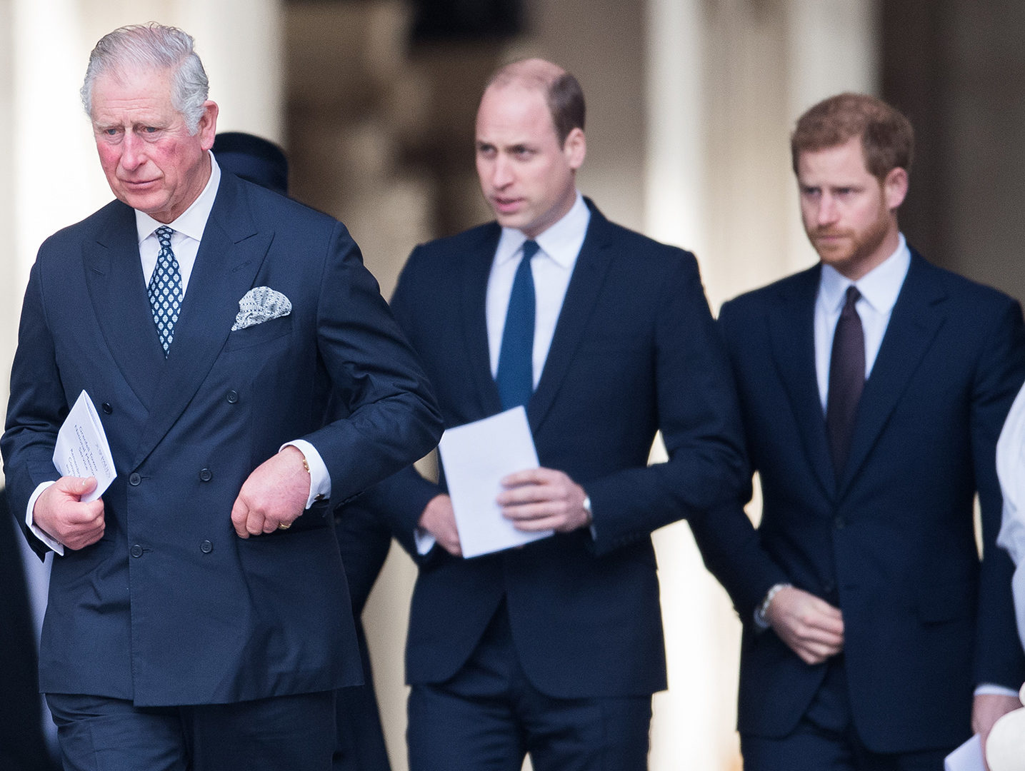 Rey Carlos III y los príncipes William y Harry - cortesía 