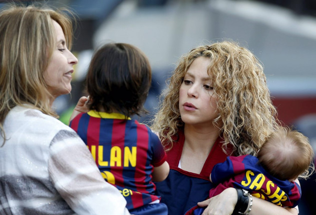 Shakira y Montserrat Bernabéu - cortesía
