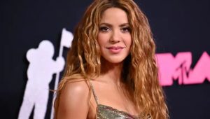 Actriz peruana acusa a Shakira de plagio por coreografía de El Jefe